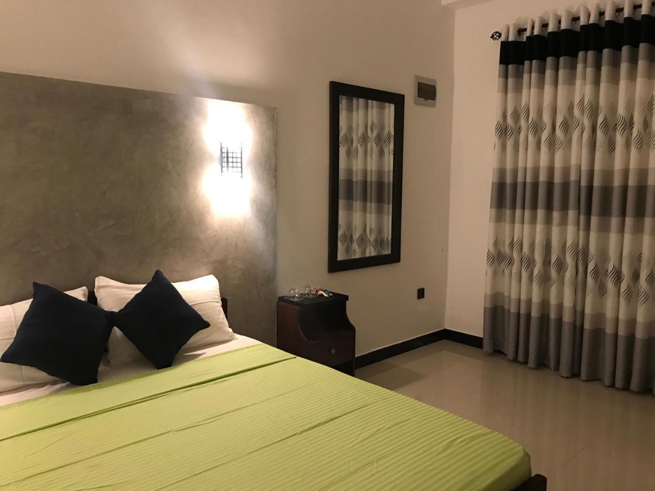 Kingdom Gate Hotel Anuradhapura Ngoại thất bức ảnh