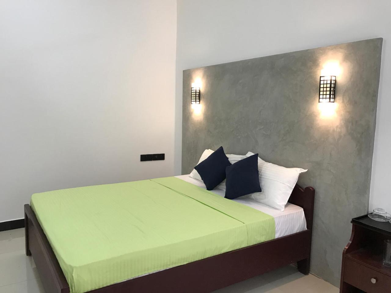 Kingdom Gate Hotel Anuradhapura Ngoại thất bức ảnh