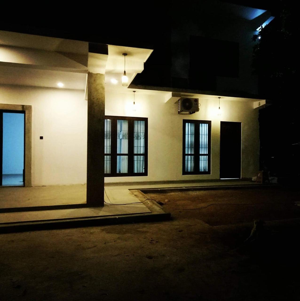 Kingdom Gate Hotel Anuradhapura Ngoại thất bức ảnh