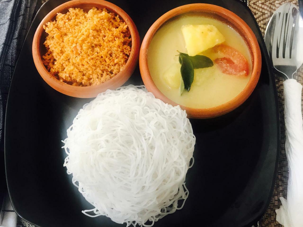 Kingdom Gate Hotel Anuradhapura Ngoại thất bức ảnh