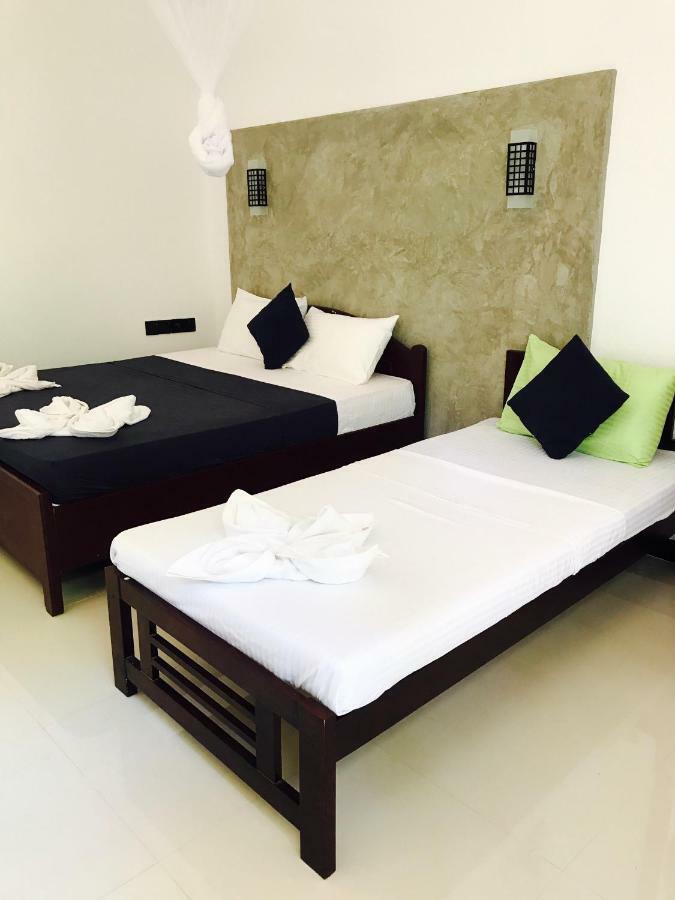 Kingdom Gate Hotel Anuradhapura Ngoại thất bức ảnh
