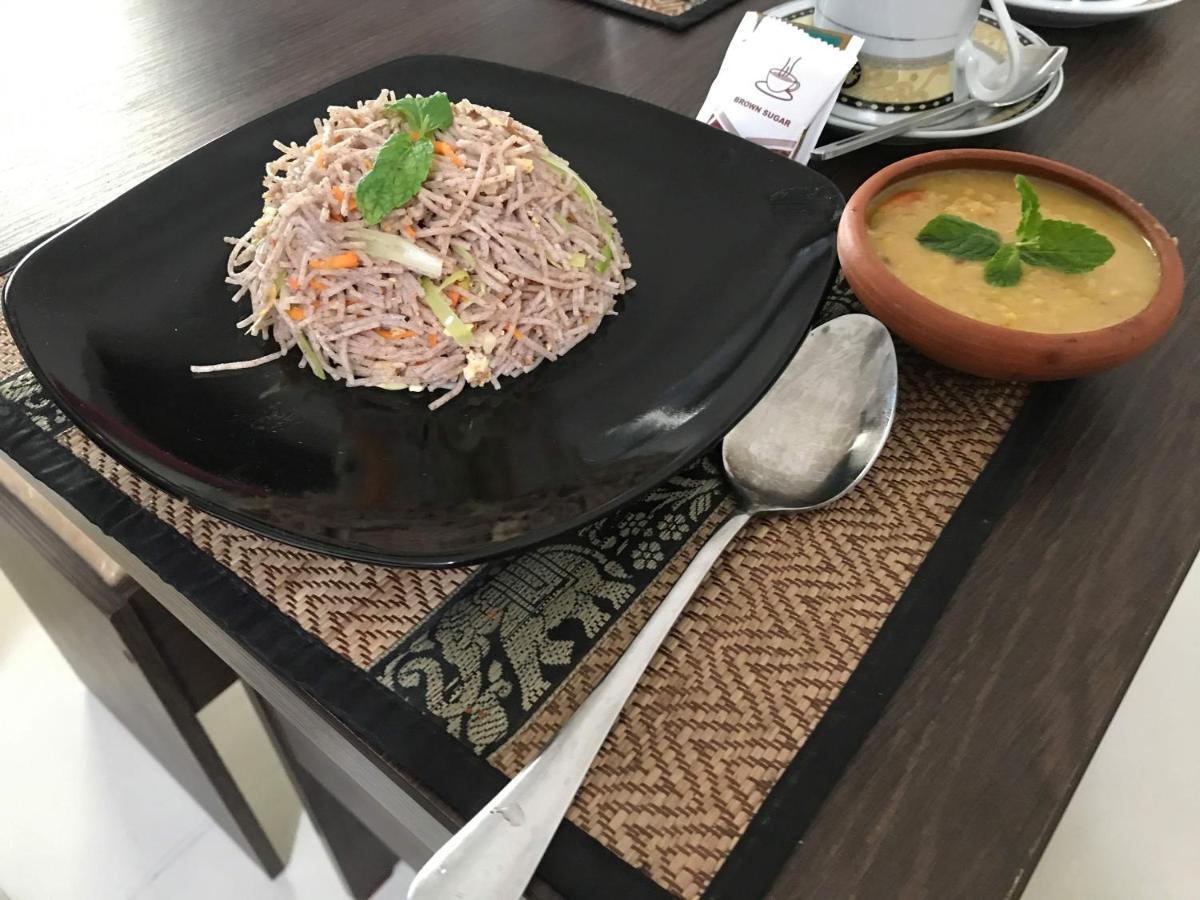 Kingdom Gate Hotel Anuradhapura Ngoại thất bức ảnh
